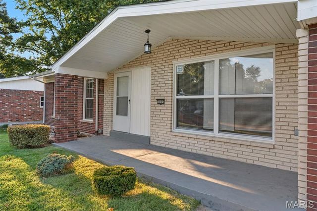 3865 Belcroft Drive, Florissant, MO 63034