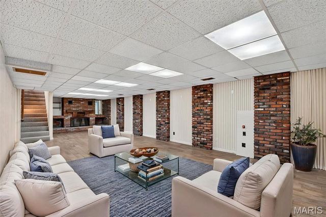 3865 Belcroft Drive, Florissant, MO 63034