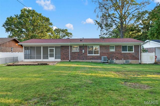 3865 Belcroft Drive, Florissant, MO 63034