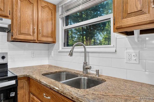 3865 Belcroft Drive, Florissant, MO 63034