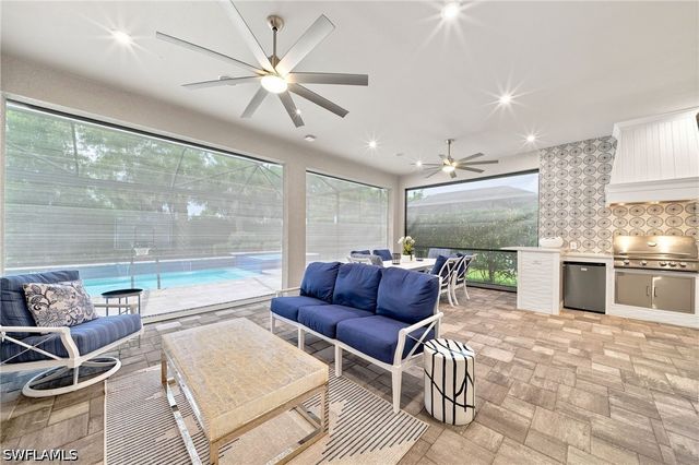 8884 Scarlotti PL, Naples, FL 34119