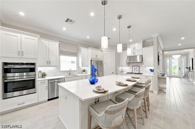 8884 Scarlotti PL, Naples, FL 34119