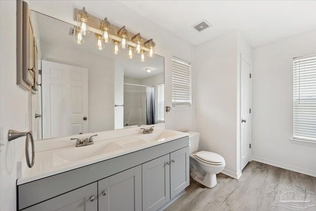 1710 Ivalea Cir, Navarre, FL 32566