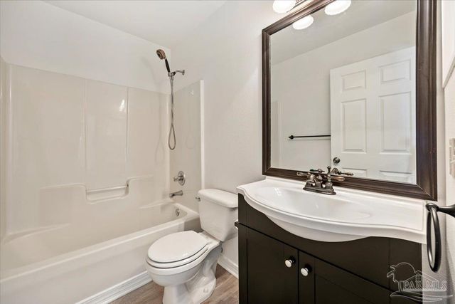 1710 Ivalea Cir, Navarre, FL 32566