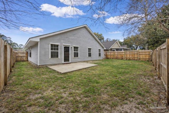 1710 Ivalea Cir, Navarre, FL 32566