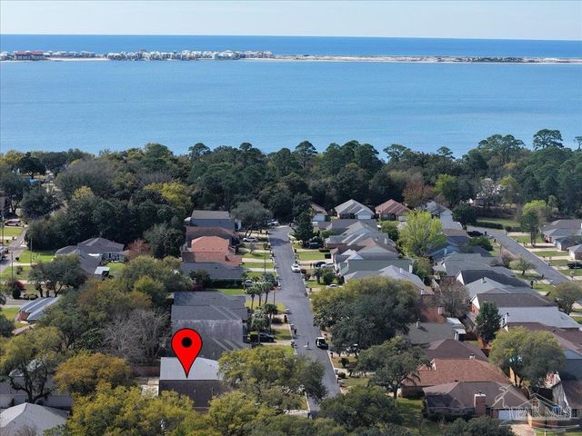 1710 Ivalea Cir, Navarre, FL 32566