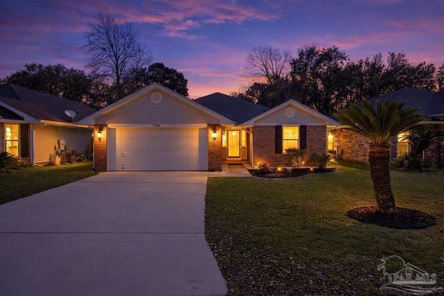 1710 Ivalea Cir, Navarre, FL 32566