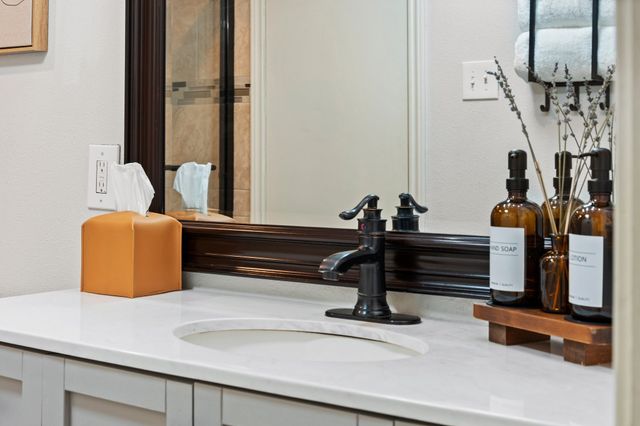 2653 Heatherwood Drive, Dallas, TX 75228