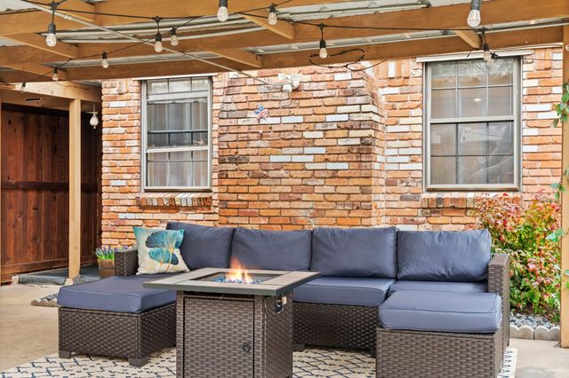 2653 Heatherwood Drive, Dallas, TX 75228