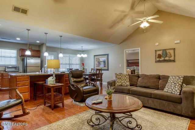 332 Meriwether Way, Pigeon Forge, TN 37863