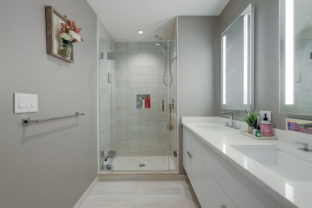 40 Traveler St 410, Boston, MA 02118