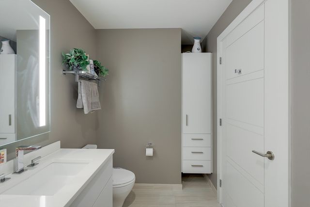 40 Traveler St 410, Boston, MA 02118
