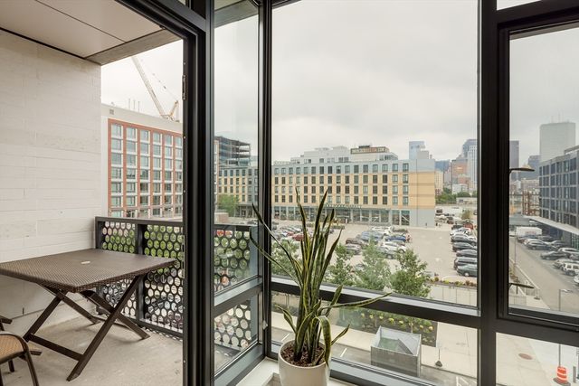 40 Traveler St 410, Boston, MA 02118