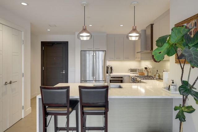 40 Traveler St 410, Boston, MA 02118