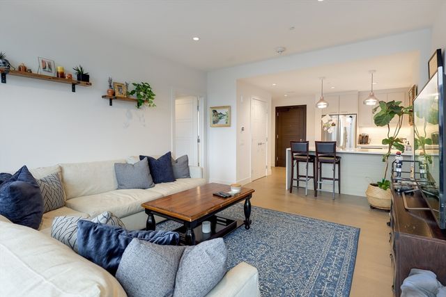 40 Traveler St 410, Boston, MA 02118