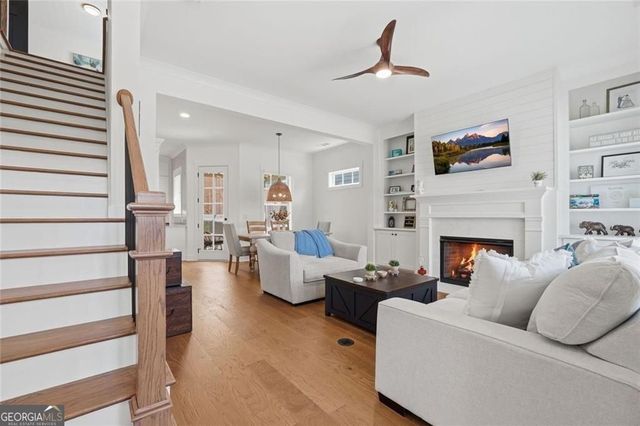 2010 Cottonwood Lane, Woodstock, GA 30188