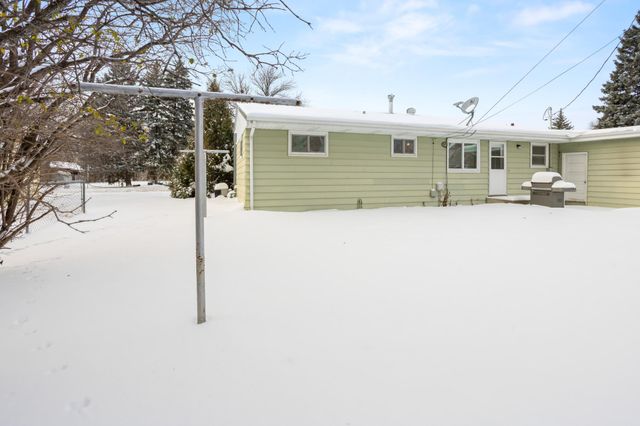 1904 4th Street S, Moorhead, MN 56560