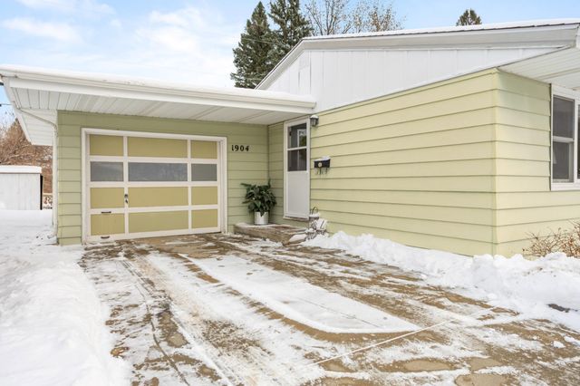 1904 4th Street S, Moorhead, MN 56560