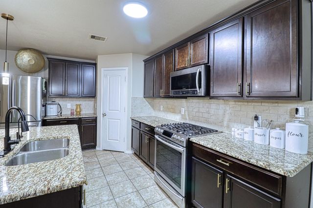 2735 Diamond Vista Lane, Rosharon, TX 77583