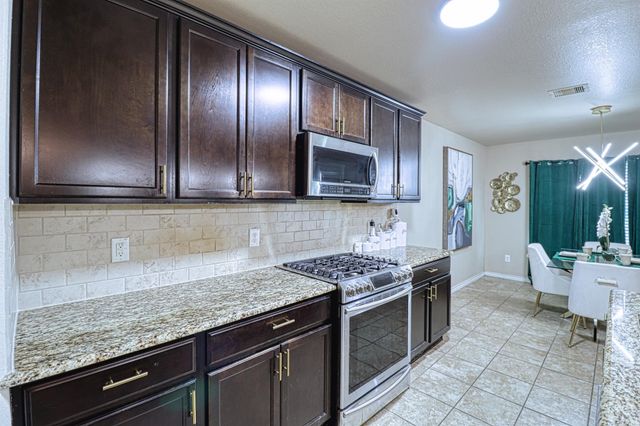 2735 Diamond Vista Lane, Rosharon, TX 77583