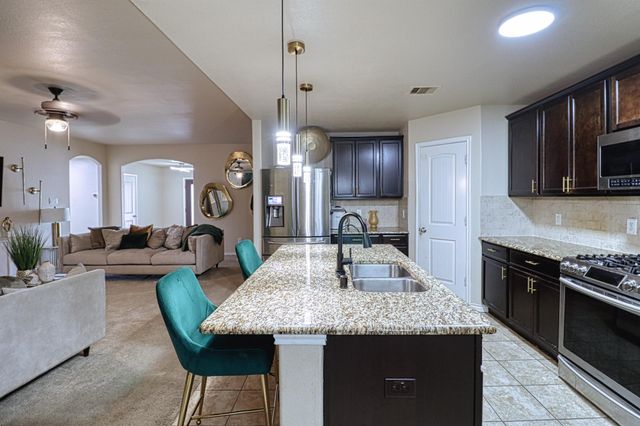 2735 Diamond Vista Lane, Rosharon, TX 77583