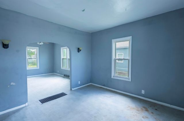 3227 2ND Avenue, Council Bluffs, IA 51501