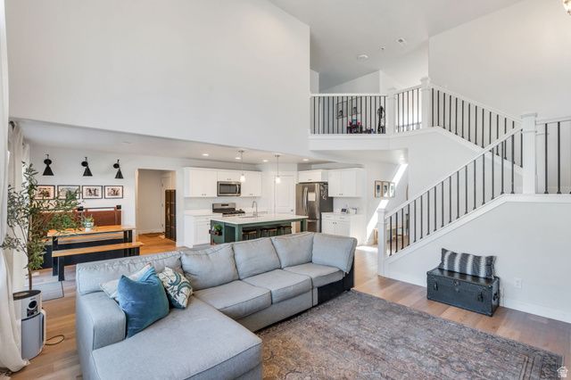 917 N OLSON DR, Saratoga Springs, UT 84045