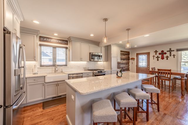 751 Leaf Court, Bartlett, IL 60103