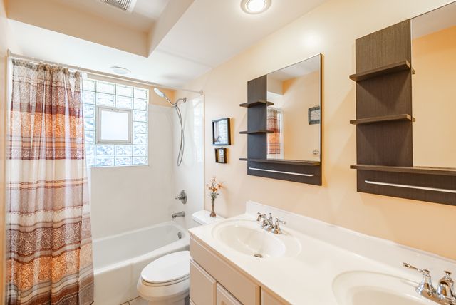 751 Leaf Court, Bartlett, IL 60103