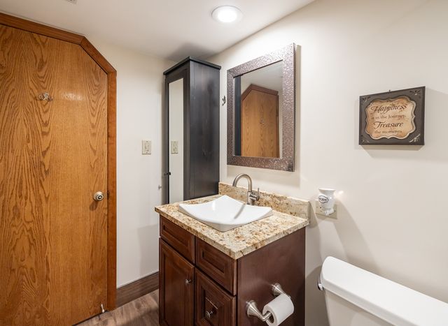 751 Leaf Court, Bartlett, IL 60103