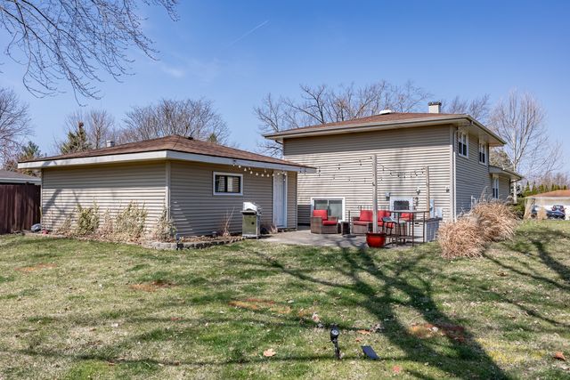 751 Leaf Court, Bartlett, IL 60103