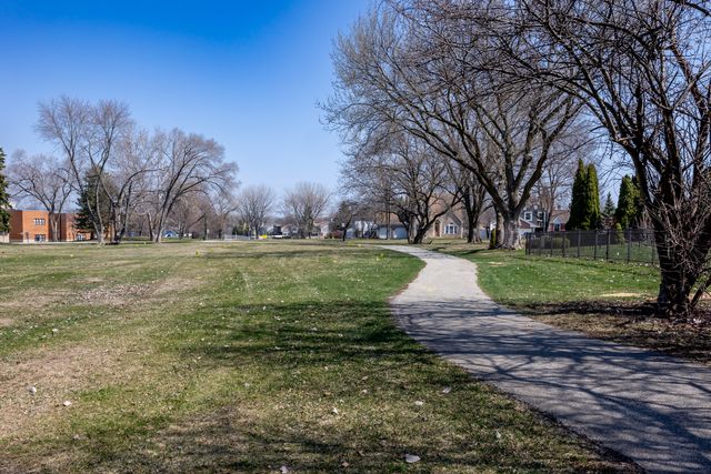 751 Leaf Court, Bartlett, IL 60103