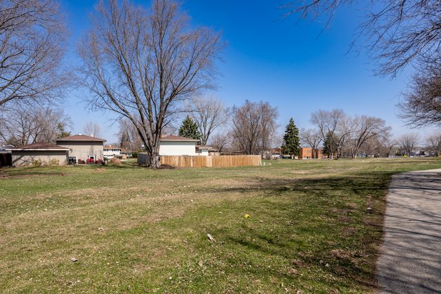 751 Leaf Court, Bartlett, IL 60103