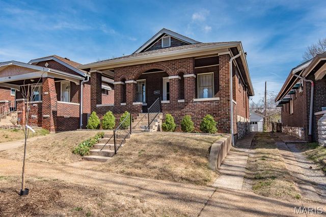 3855 Bingham Avenue, St Louis, MO 63116