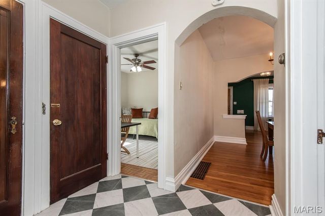 3855 Bingham Avenue, St Louis, MO 63116