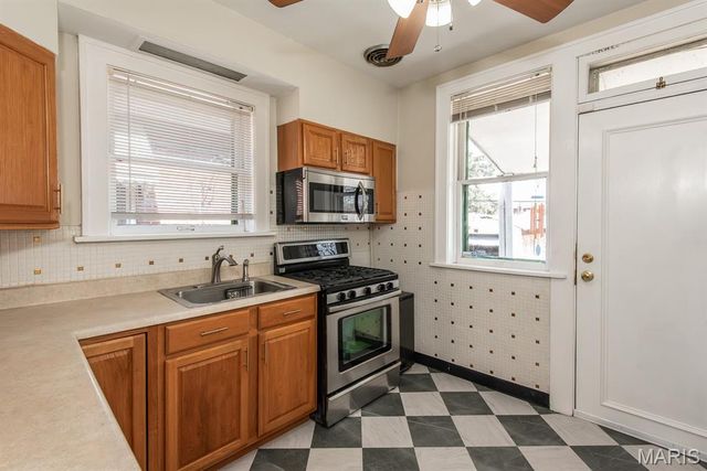 3855 Bingham Avenue, St Louis, MO 63116