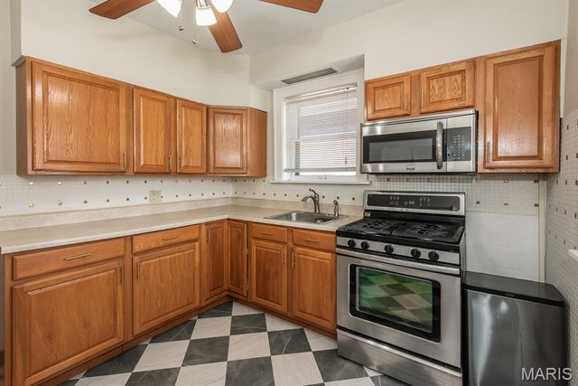 3855 Bingham Avenue, St Louis, MO 63116