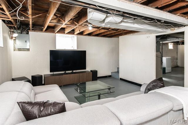 3855 Bingham Avenue, St Louis, MO 63116