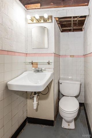 3855 Bingham Avenue, St Louis, MO 63116