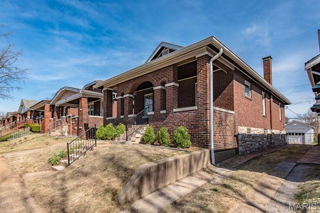 3855 Bingham Avenue, St Louis, MO 63116