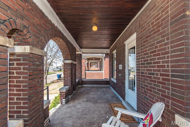 3855 Bingham Avenue, St Louis, MO 63116