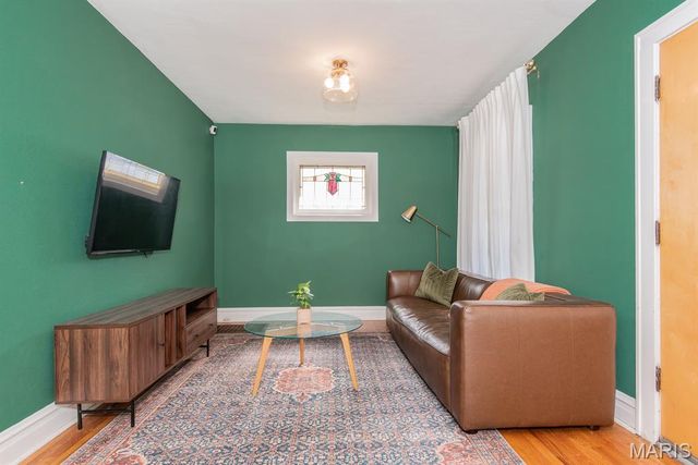 3855 Bingham Avenue, St Louis, MO 63116