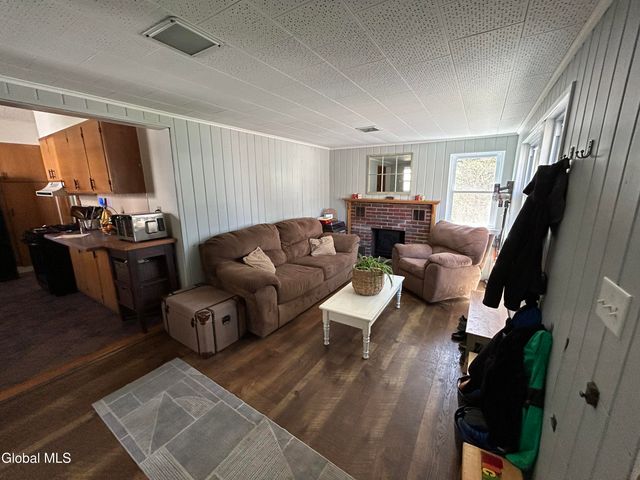 83 Kingsboro Avenue, Gloversville, NY 12078