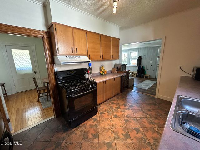 83 Kingsboro Avenue, Gloversville, NY 12078