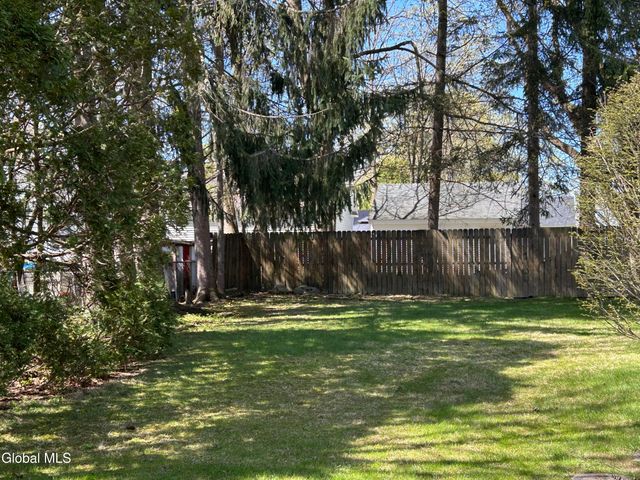 83 Kingsboro Avenue, Gloversville, NY 12078