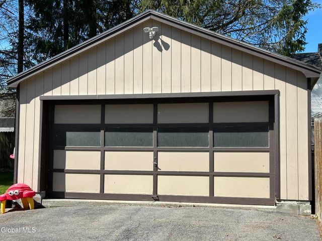 83 Kingsboro Avenue, Gloversville, NY 12078