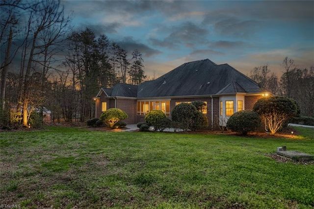 1515 Timber Creek Lane, Kernersville, NC 27284