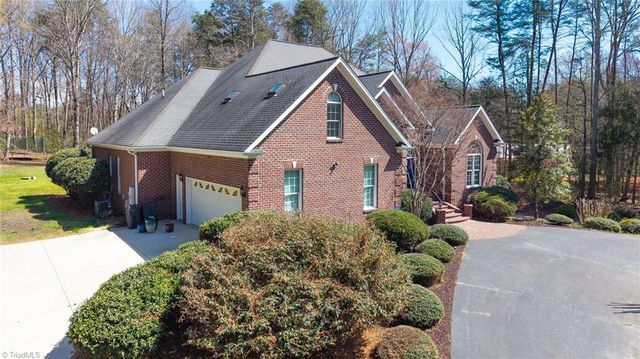 1515 Timber Creek Lane, Kernersville, NC 27284
