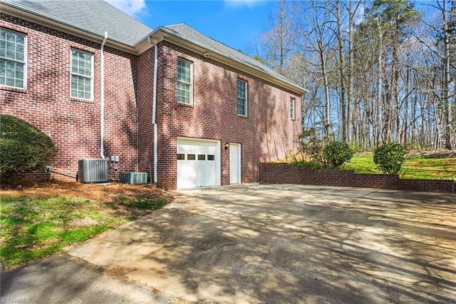 1515 Timber Creek Lane, Kernersville, NC 27284