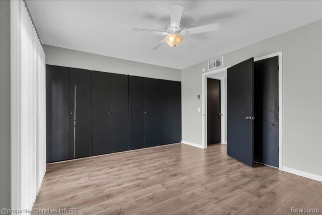 328 E Elmwood Avenue, Clawson, MI 48017